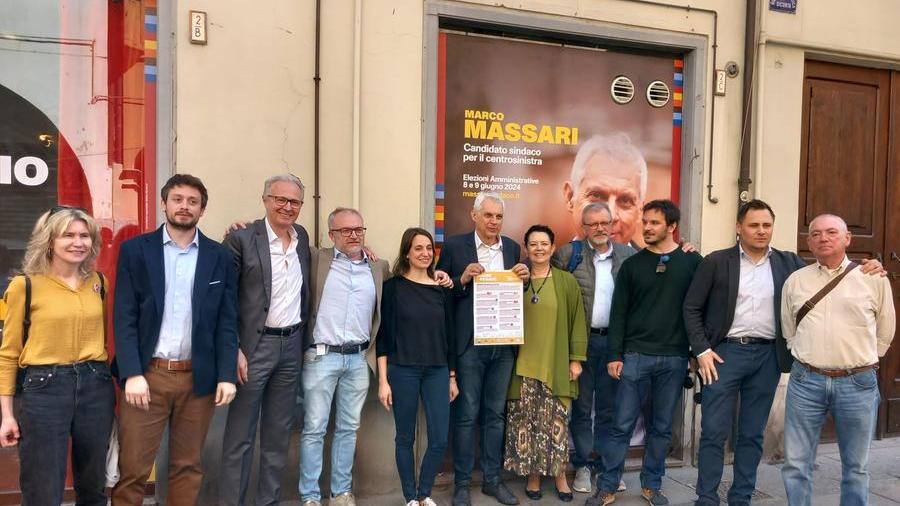 Reggio Emilia, campo larghissimo per Massari: la coalizione firma un patto in 10 punti