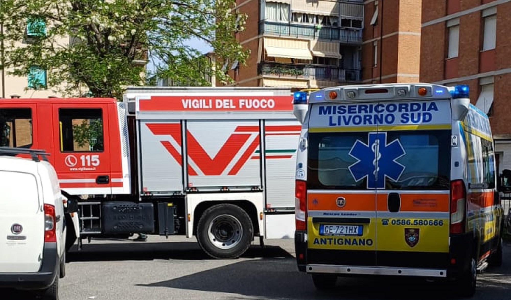 L'intervento dei vigili del fuoco e della Misericordia di Antignano