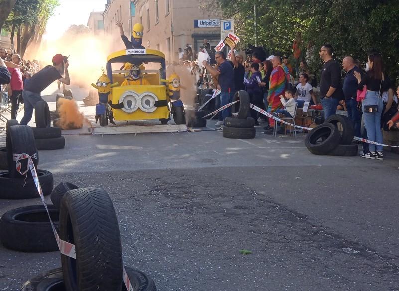 Spettacolo a Tempio con la discesa dei carruleddi