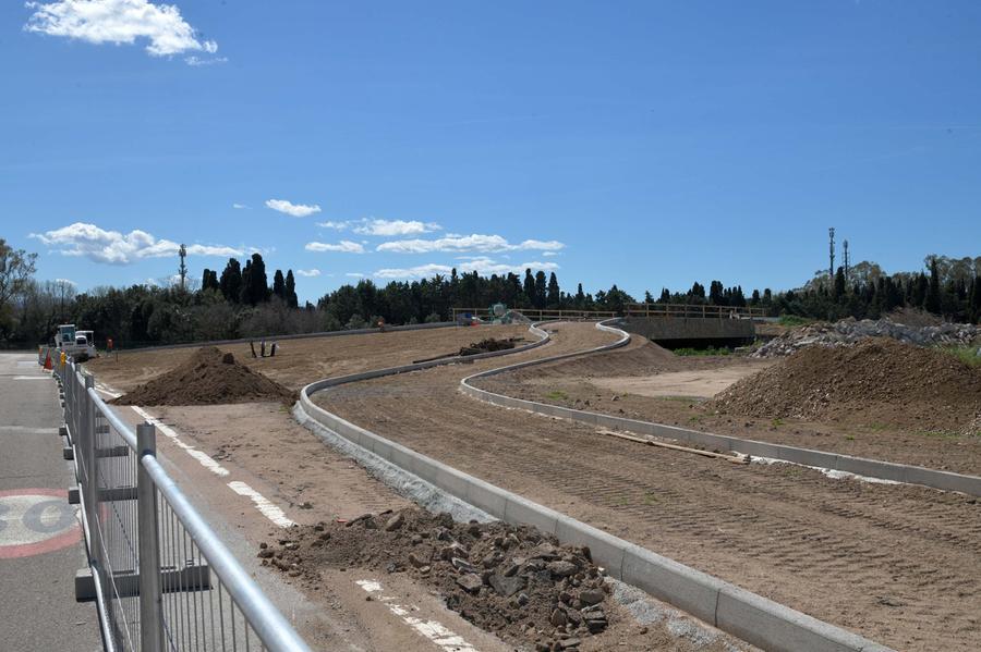 
	Il nuovo ponte in costruzione tra le vie Figoni e Veronese con la pista ciclabile in primo piano

