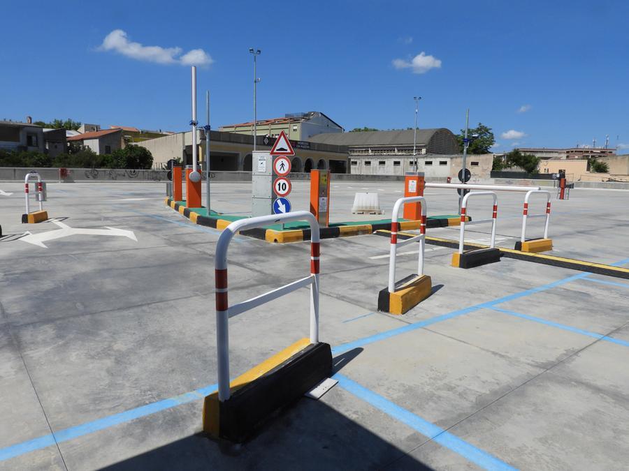 
	Il parcheggio di via Mariano

