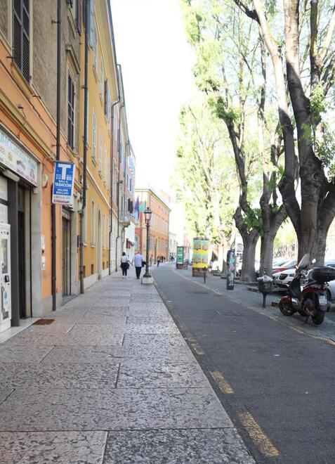 Modena, scaraventa a terra due donne<br type="_moz" />
