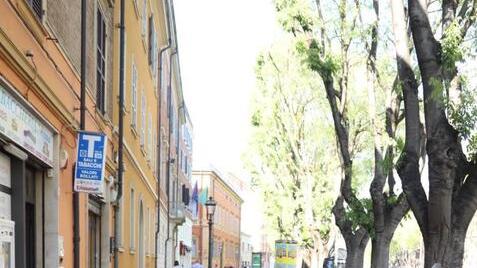 Modena, scaraventa a terra due donne<br type="_moz" />