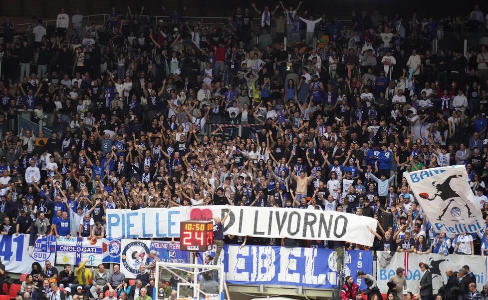 Il tifo della Caffè Toscano PL al PalaModì