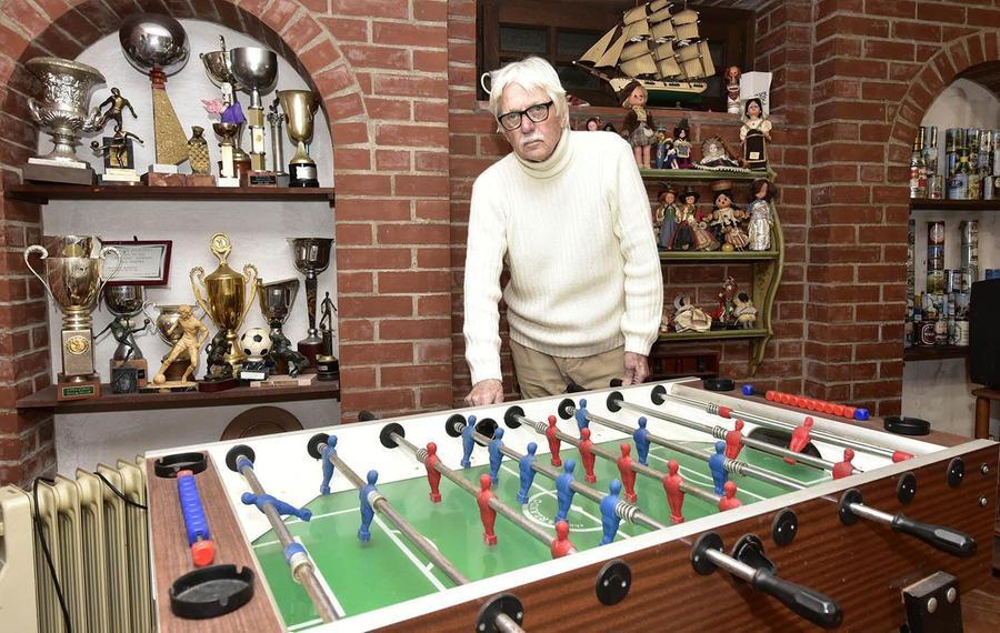 
	Aldo Agroppi nella sua casa a Piombino (foto Barlettani)

