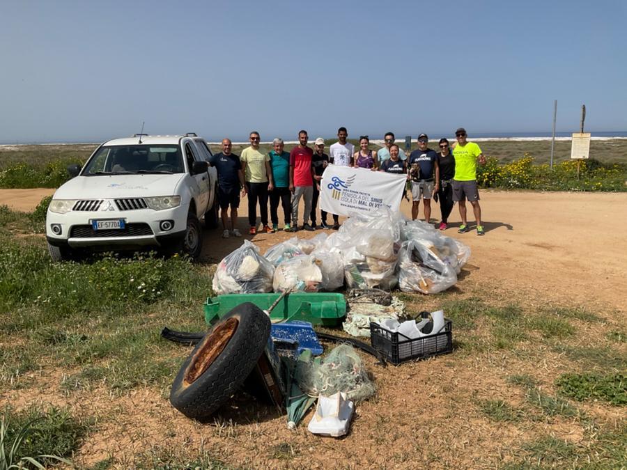 
	Volontari e rifiuti raccolti tra Maimoni e S'archeddu 'e sa canna

