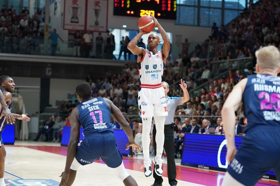 La Unahotels batte Brindisi e si porta a un passo dai playoff