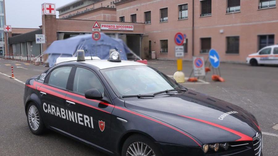Non accetta di essere dimessa, paziente aggredisce infermiera del pronto soccorso