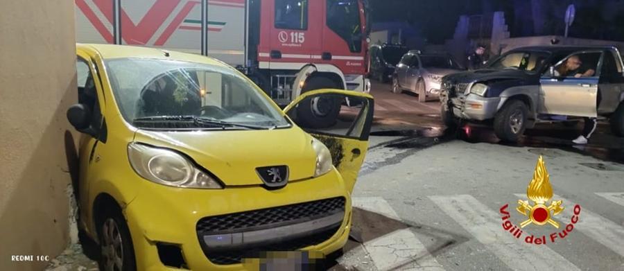 Sinnai, con l’utilitaria contro un pick-up: grave una donna di 42 anni