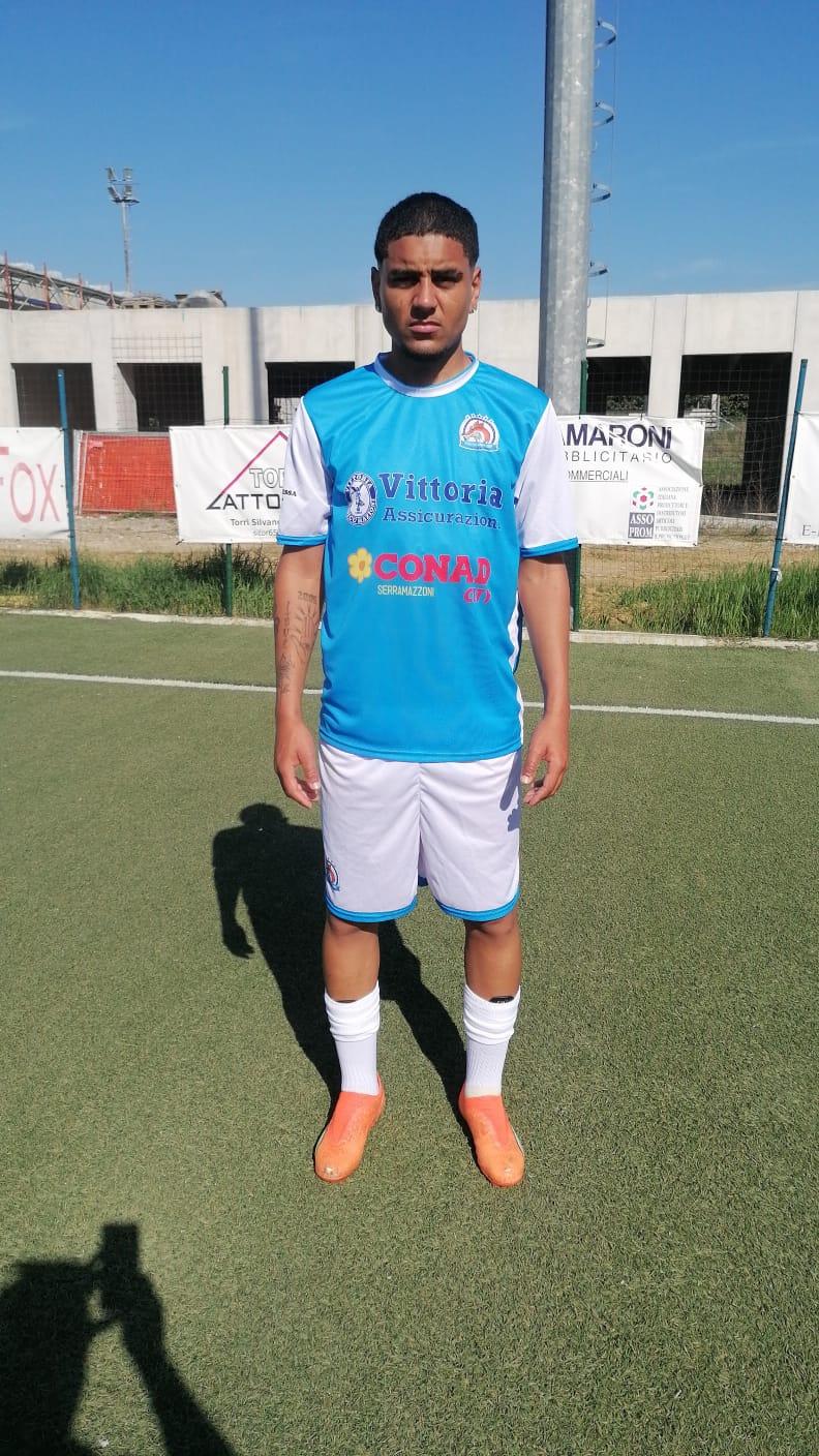 Serramazzoni, Mathias torna in campo dopo le coltellate: «Non lascio il calcio»