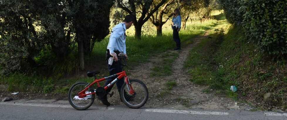 Lucca, bimbo investito: condizioni sempre gravi. L’automobilista: «È sbucato all’improvviso»