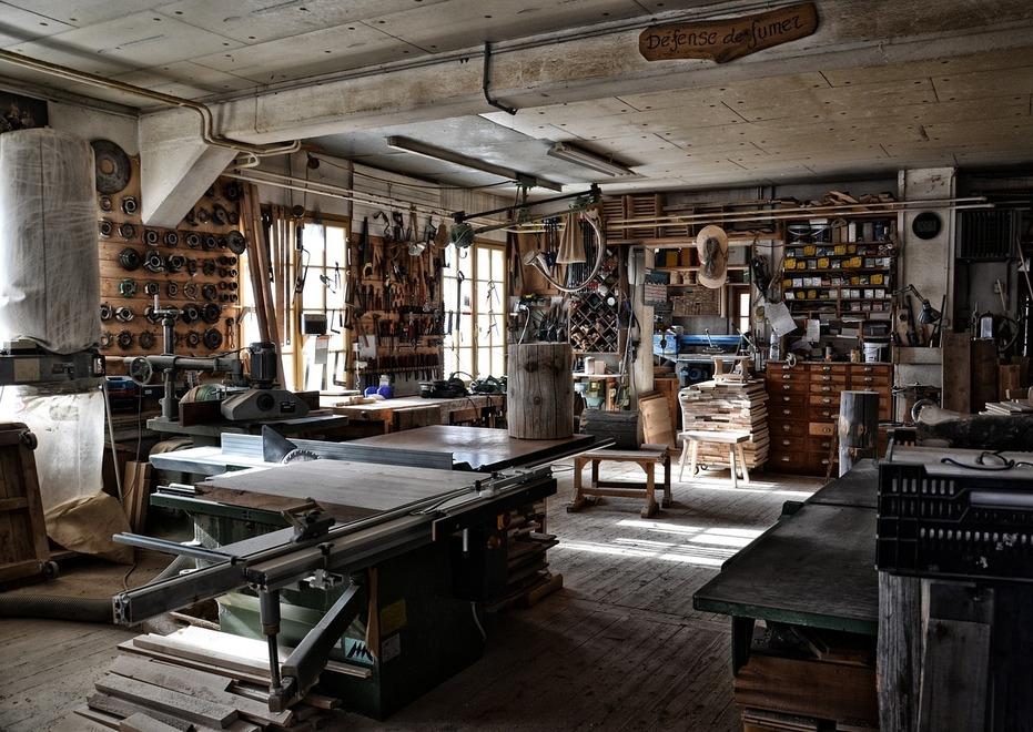 Modena, espone i rifiuti il giorno sbagliato: scoperto falegname abusivo<br type="_moz" />
