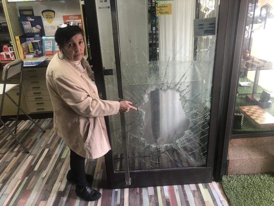 Spaccata in tabaccheria. Il ladro: «L’ho fatto perché mi hanno licenziato»