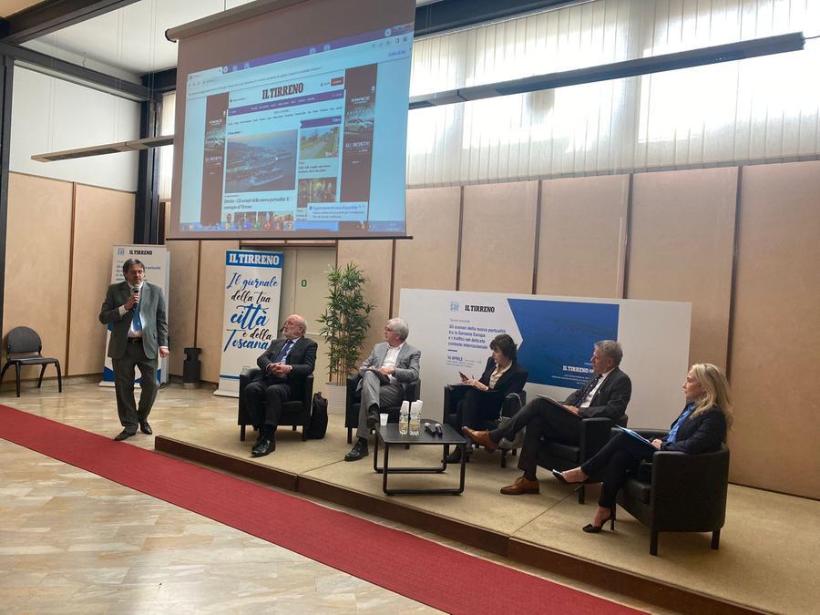 La tavola rotonda al Tirreno