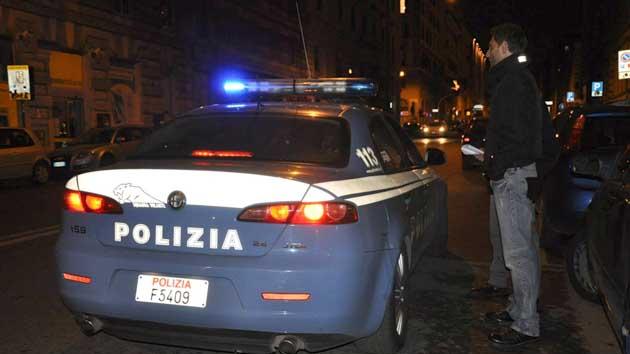 Livorno, massacra di botte una donna in strada, poi fugge: preso dopo un lungo inseguimento