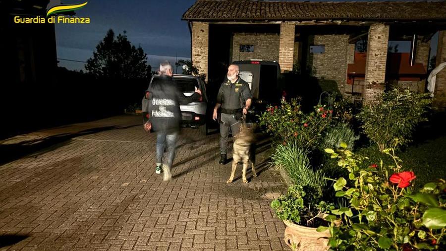 Reggio Emilia, regali ed escort per ottenere l’affidamento di lavori: Benedetti ai domiciliari