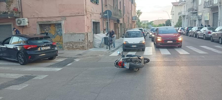 Sassari, scontro auto-moto tra via Turati e via Monte Grappa