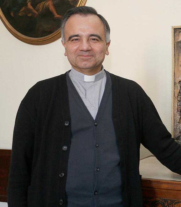 Modena, il vescovo Castellucci verso le elezioni: «Niente comizi nelle parrocchie»<br type="_moz" />
