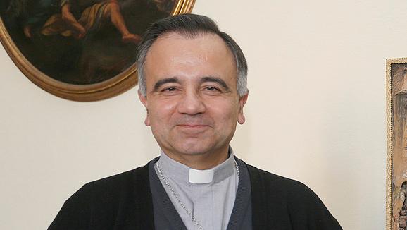 Modena, il vescovo Castellucci verso le elezioni: «Niente comizi nelle parrocchie»<br type="_moz" />
