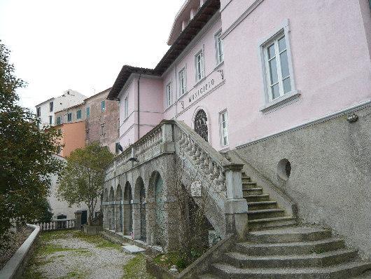 Elba, chiesto il rinvio a giudizio per due dipendenti comunali: chi sono e le accuse