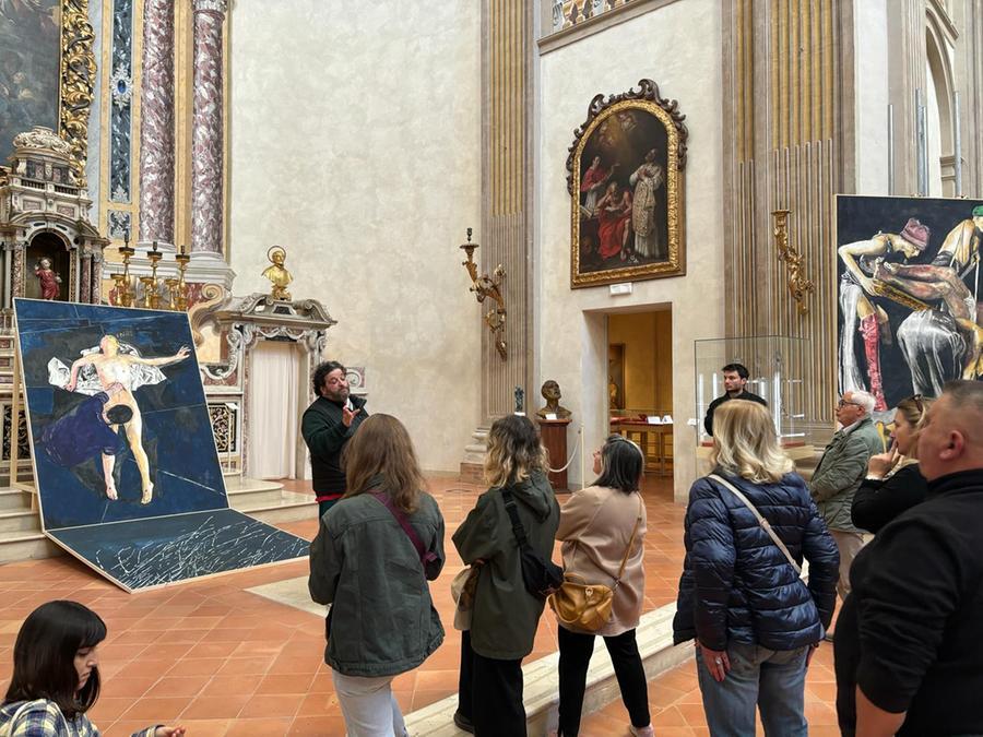 Carpi, la mostra contestata chiude, l’opera sfregiata non sarà più visitabile in chiesa