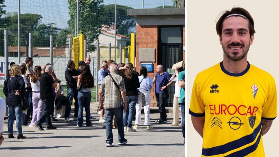 Morte di Mattia Giani, il padre va dai carabinieri: «Ero allo stadio, ho visto tutto». S’indaga per omicidio colposo