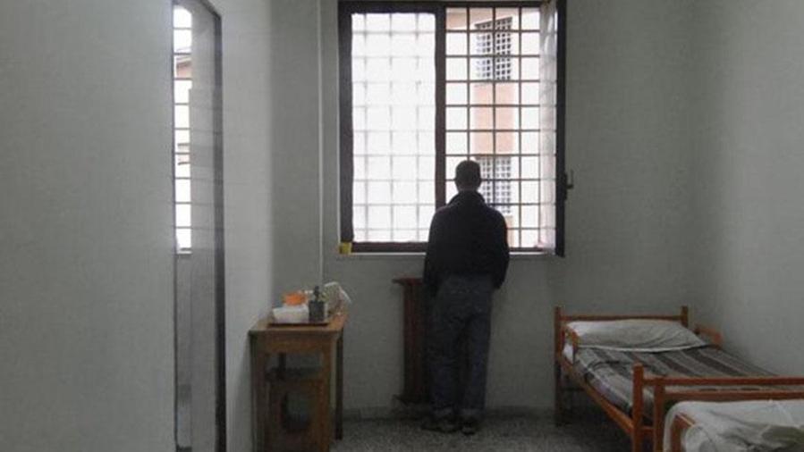 Nel 2023 nell’isola 96 tentati suicidi, la garante dei detenuti Irene Testa: «Fermare questo stillicidio»