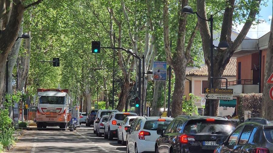 Lavori in corso su via Adua: il traffico a Reggio Emilia va in tilt