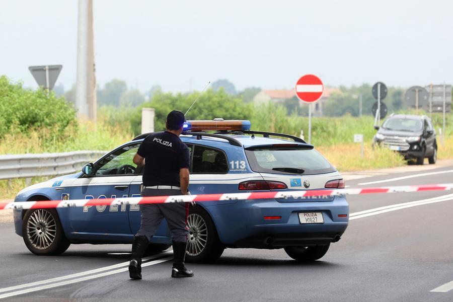 Argenta, sorpresi a rubare gasolio dai camion aziendali