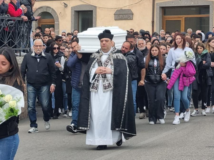 
	I funerali di Sebastiano Pasquarelli <em>(foto Mauro Chessa)</em>

