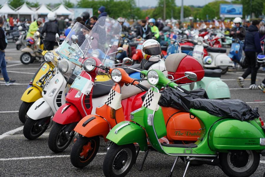 
	Via al Vespa Days a Pontedera (foto di Franco Silvi)


