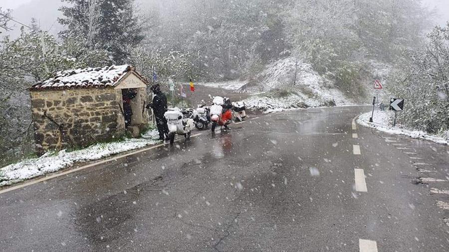 
	Il gruppo di vespisti del Belgio sotto la neve&nbsp;

