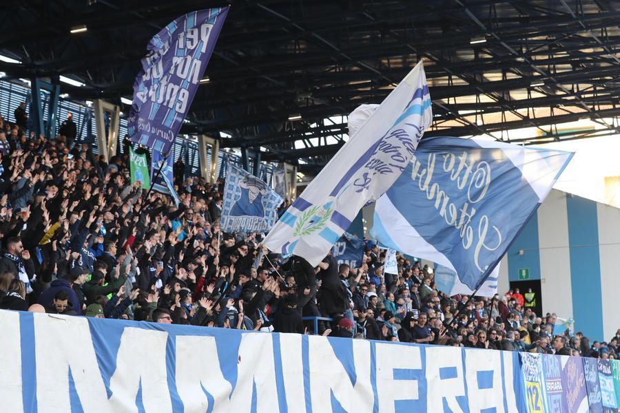 Ferrara, il grande cuore della Ovest: «Tutti uniti per sostenere Corrado»