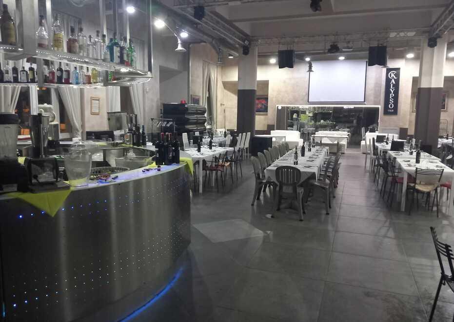 Livorno, assaltano il discopub nella notte: il titolare li accoglie con la spranga, nonostante il “consiglio” del 112