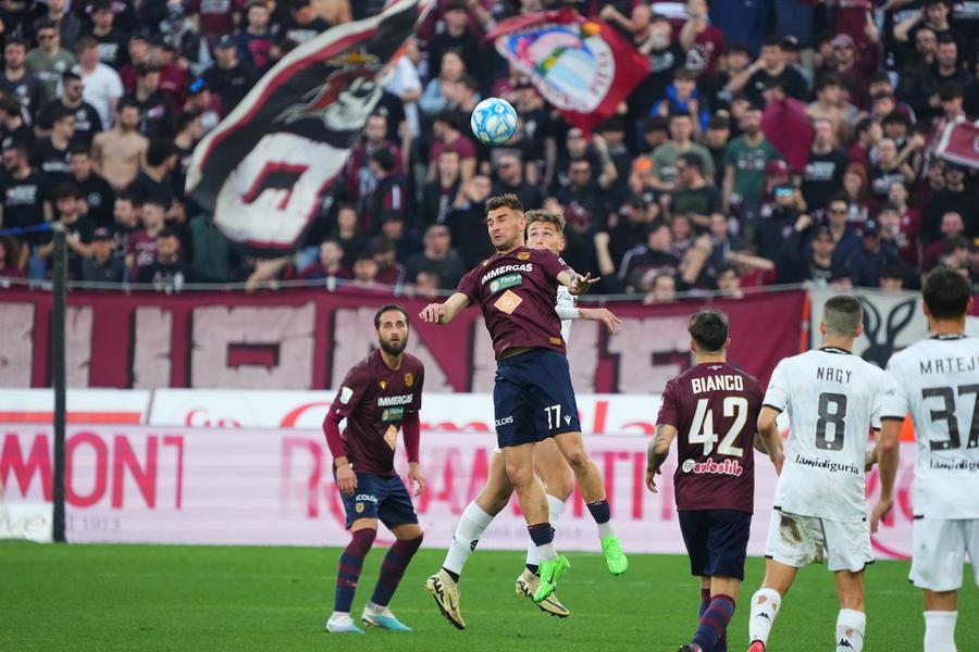 Reggiana a caccia di tre punti con il Cosenza