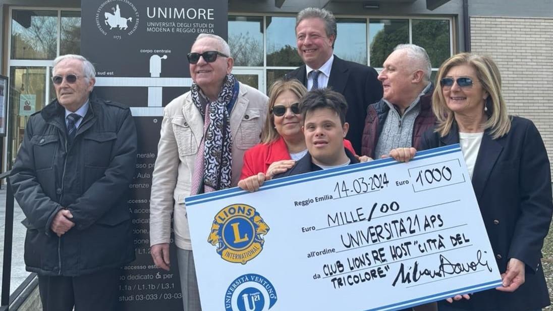 Il Lions Club dona mille euro a Università 21