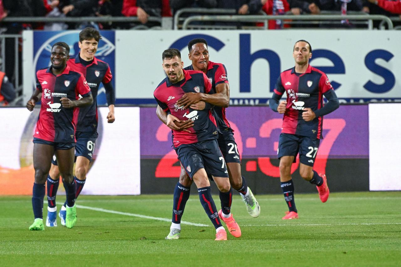 Cagliari avanti 2-0 contro la Juventus alla fine del primo tempo