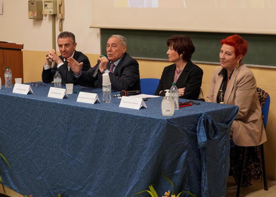 Pistoia, studenti a lezione di legalità – Video