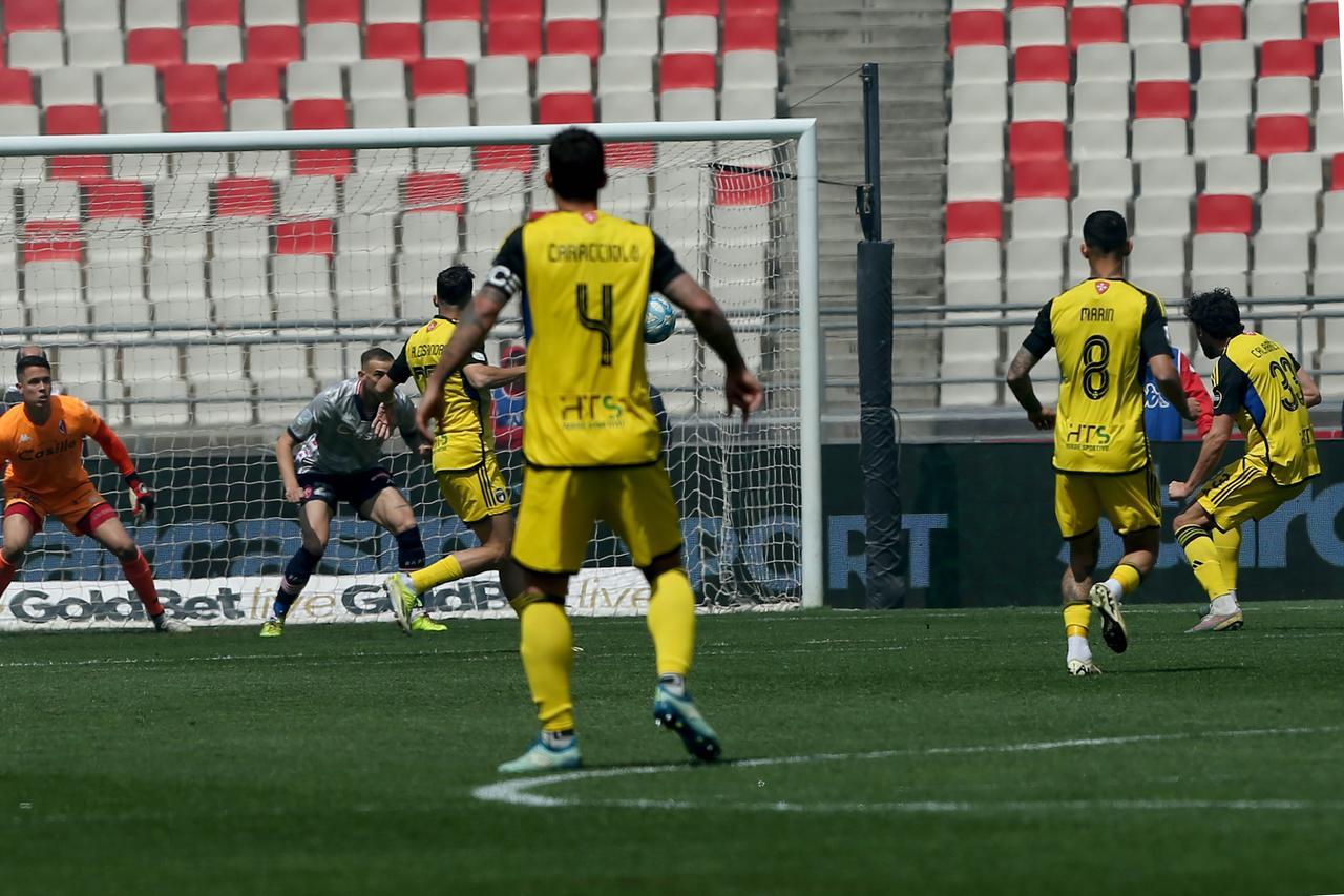 Il Pisa raggiunto a Bari: è 1-1