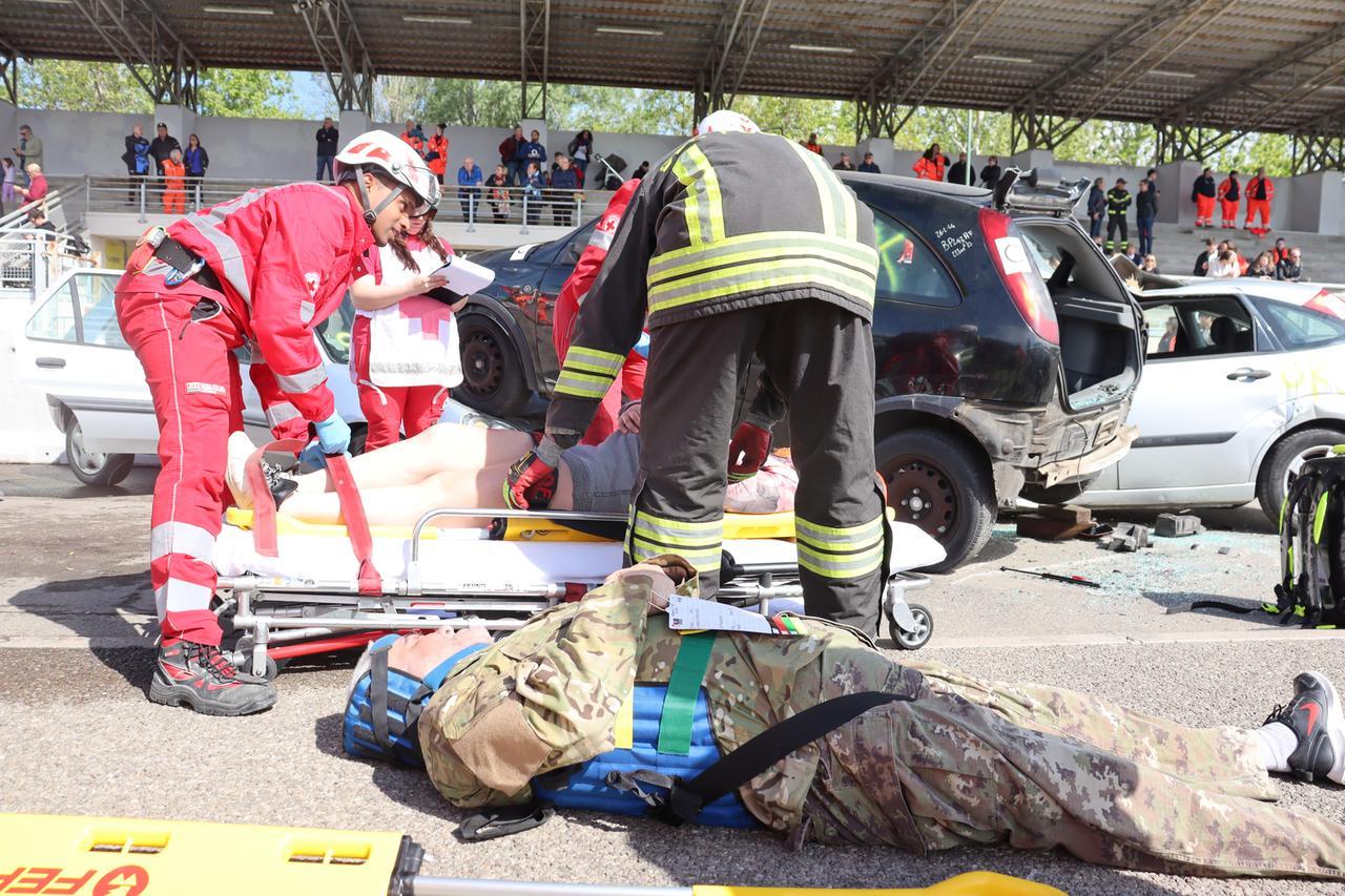 Modena, la simulazione di un gravissimo incidente nell’esercitazione di maxi emergenza al parco Novi Sad