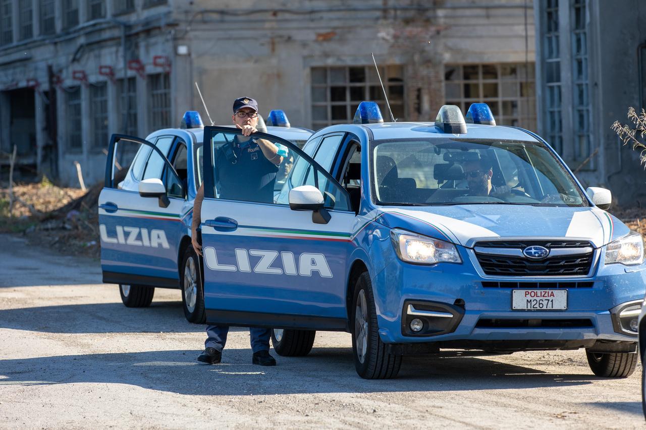 Ferrara, tolgono l’antitaccheggio dalla merce: minori denunciati