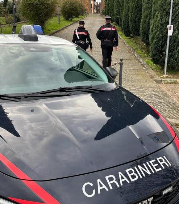 Lucca, casa sfasciata e via dai domiciliari: arrestato<br>
