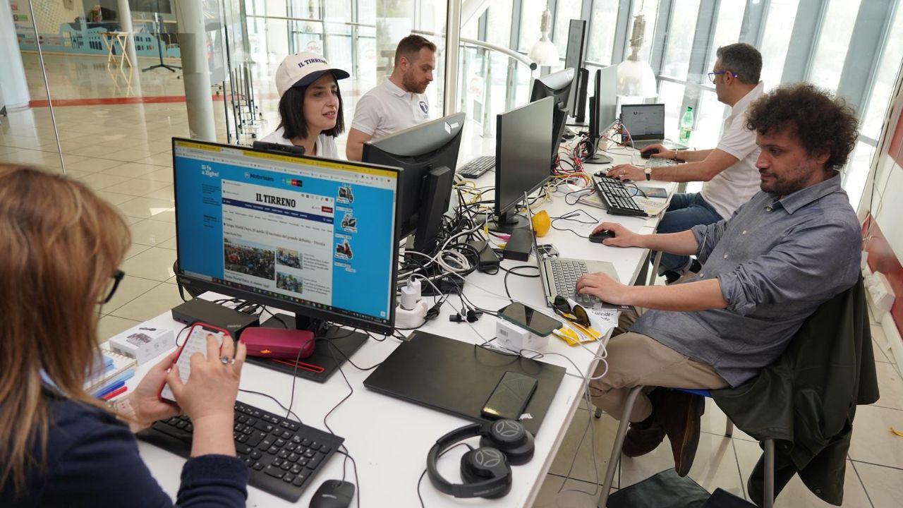
	La redazione del Tirreno al Vespa World Days (Foto Franco Silvi)

