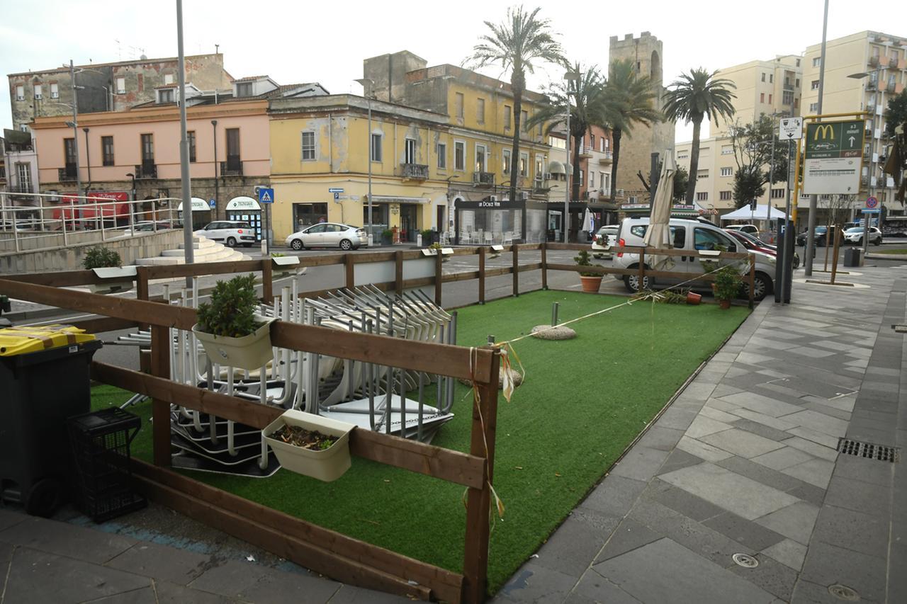 
	Un dehors in piazza Roma

