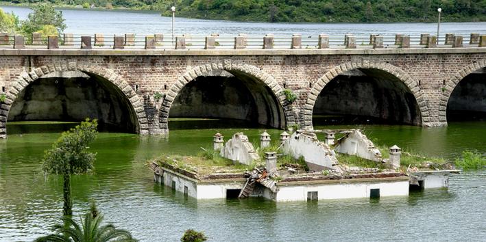 
	Uno scorcio della vecchia diga Santa Chiara

