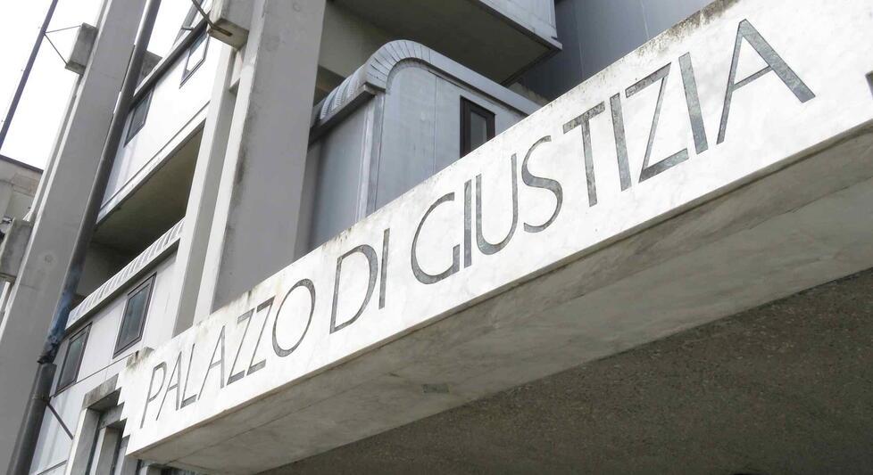 Prato, fa causa per il bonus mamma: perché è stata esclusa e su cosa si fonda il ricorso
