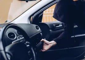 Lucca, polizza beffa rifilata a un cliente: assicuratori incastrati da un audio