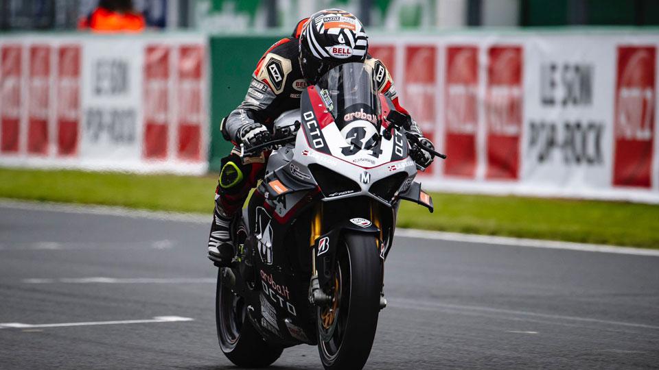 La passione oltre ogni ostacolo: Alex Innocenti in pista a Le Mans