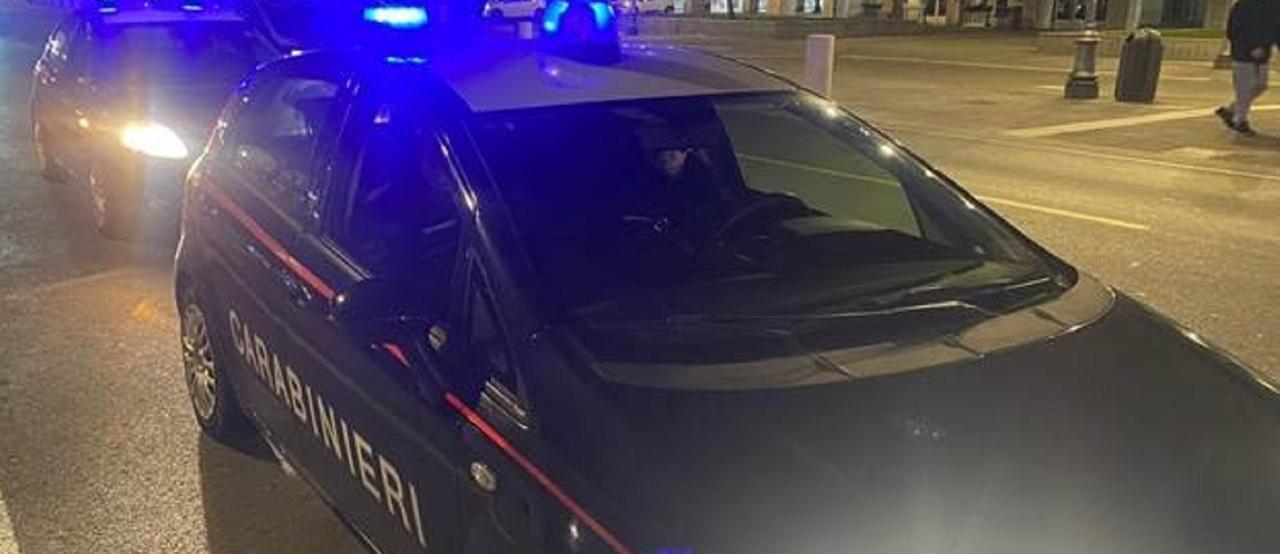 
	Una pattuglia dei carabinieri nel centro di Livorno (foto d'archivio)

