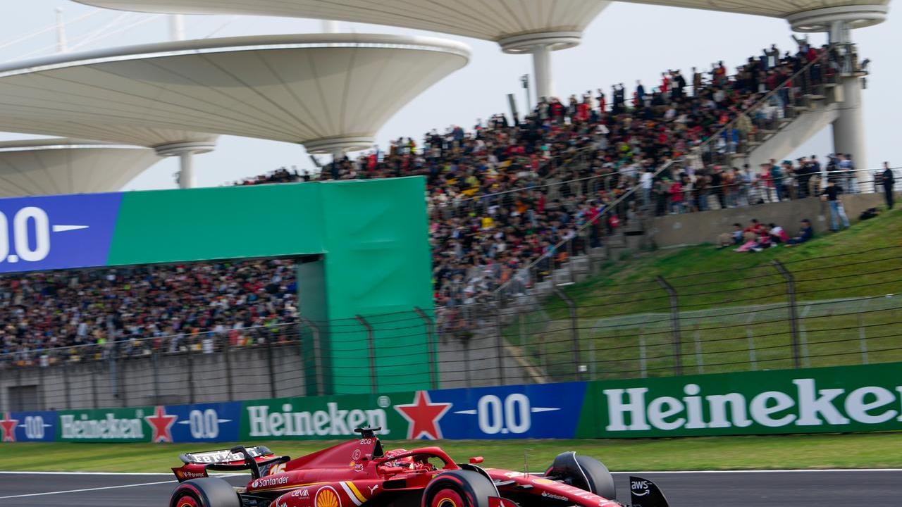 Ferrari giù dal podio nel Gran premio della Cina: Leclerc quarto, Sainz quinto